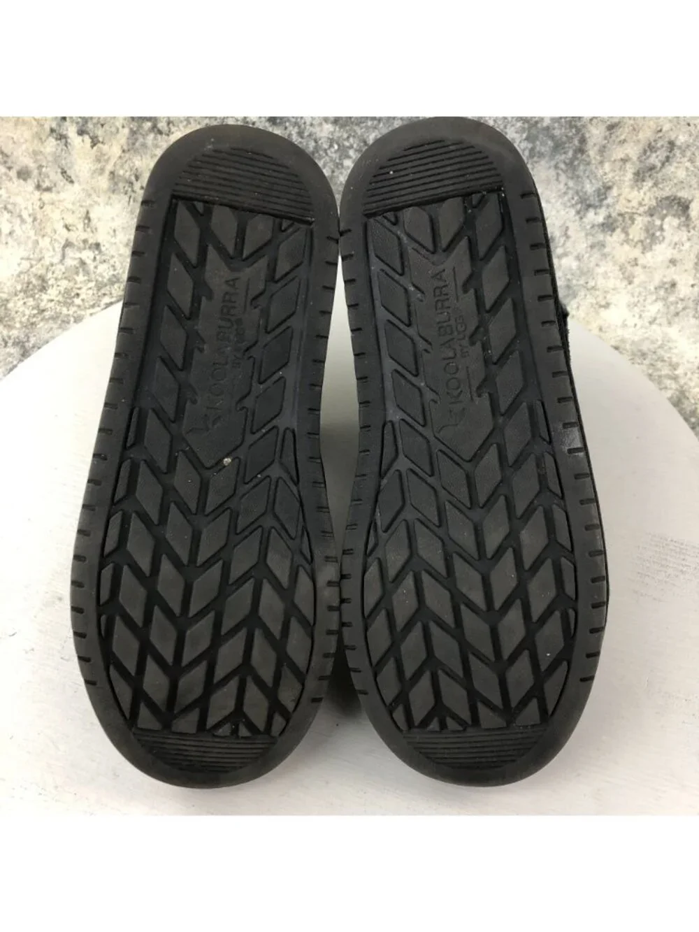 Koolaburra UGG Kid's Size 5 Koola Mini Black Suede Closed Toe Faux Fur Boots